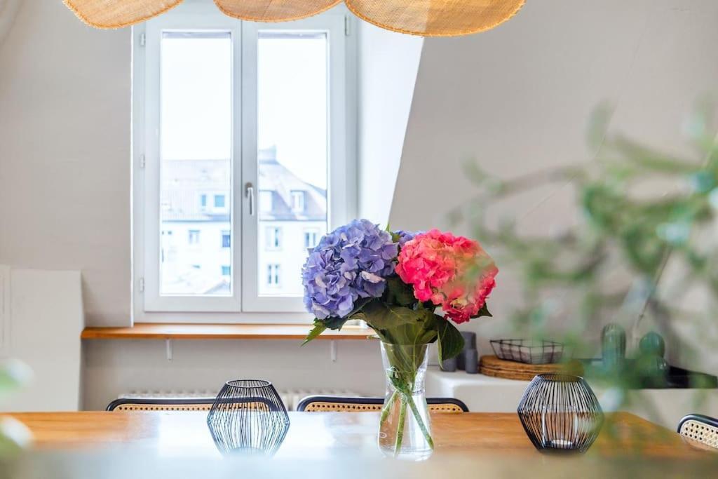 In Mit Dachterrasse // Langstrasse अपार्टमेंट Zurich